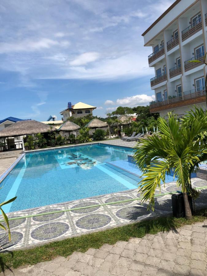 Em Royalle Hotel & Beach Resort San Juan  Buitenkant foto