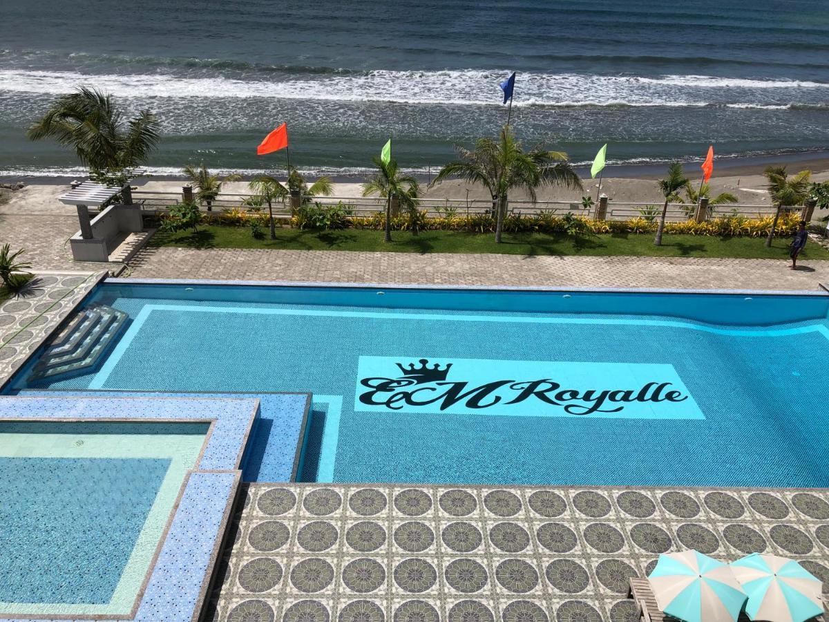 Em Royalle Hotel & Beach Resort San Juan  Buitenkant foto