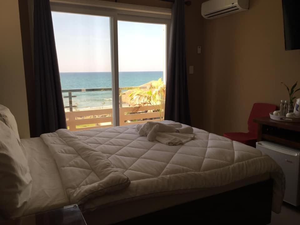 Em Royalle Hotel & Beach Resort San Juan  Buitenkant foto